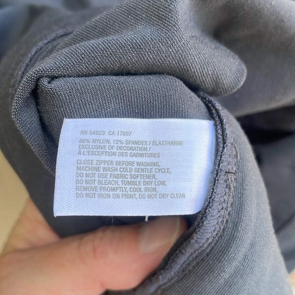 GapFit Jacket - Picture 6 of 6